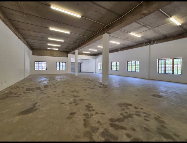 346M² RETAIL TO LET IN HALFWAY HOUSE